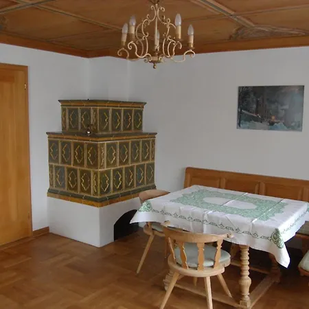 Apartment Barrierefreie 3-zi.-ferienwohnung Mit Gartenzugang In Ruhiger, Zentrumsnaher Lage