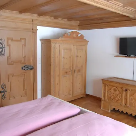 Barrierefreie 3-zi.-ferienwohnung Mit Gartenzugang In Ruhiger, Zentrumsnaher Lage Oberammergau
