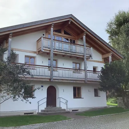 Apartment Barrierefreie 3-zi.-ferienwohnung Mit Gartenzugang In Ruhiger, Zentrumsnaher Lage